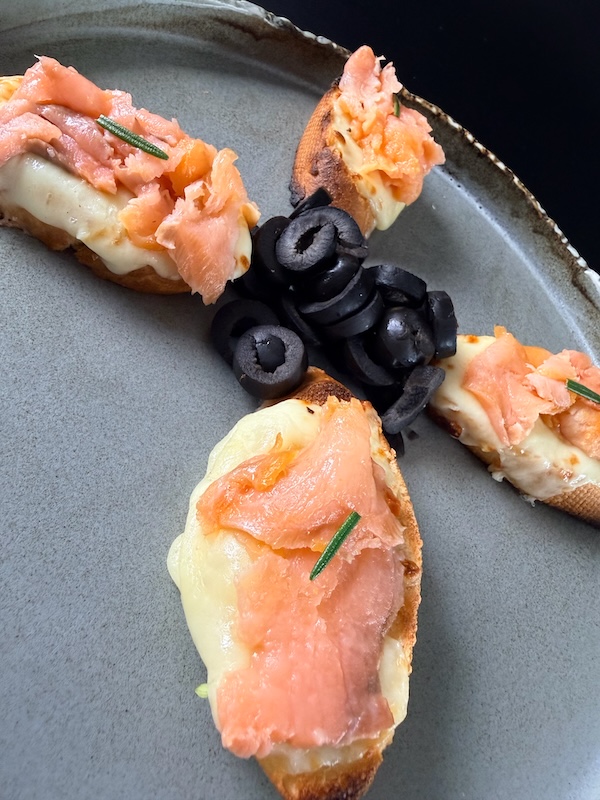 Crostini cu somon afumat  250g