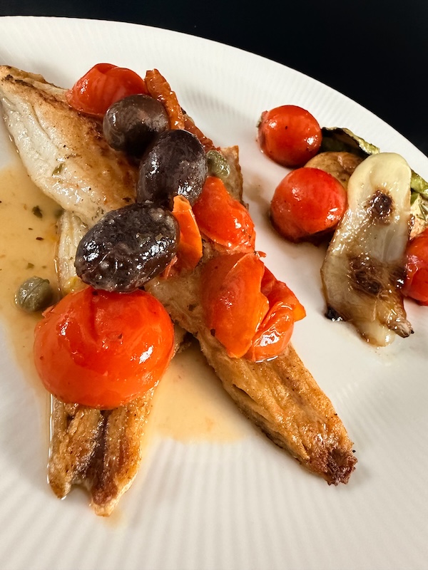 File lup de mare cu sos mediteranean  200-250g